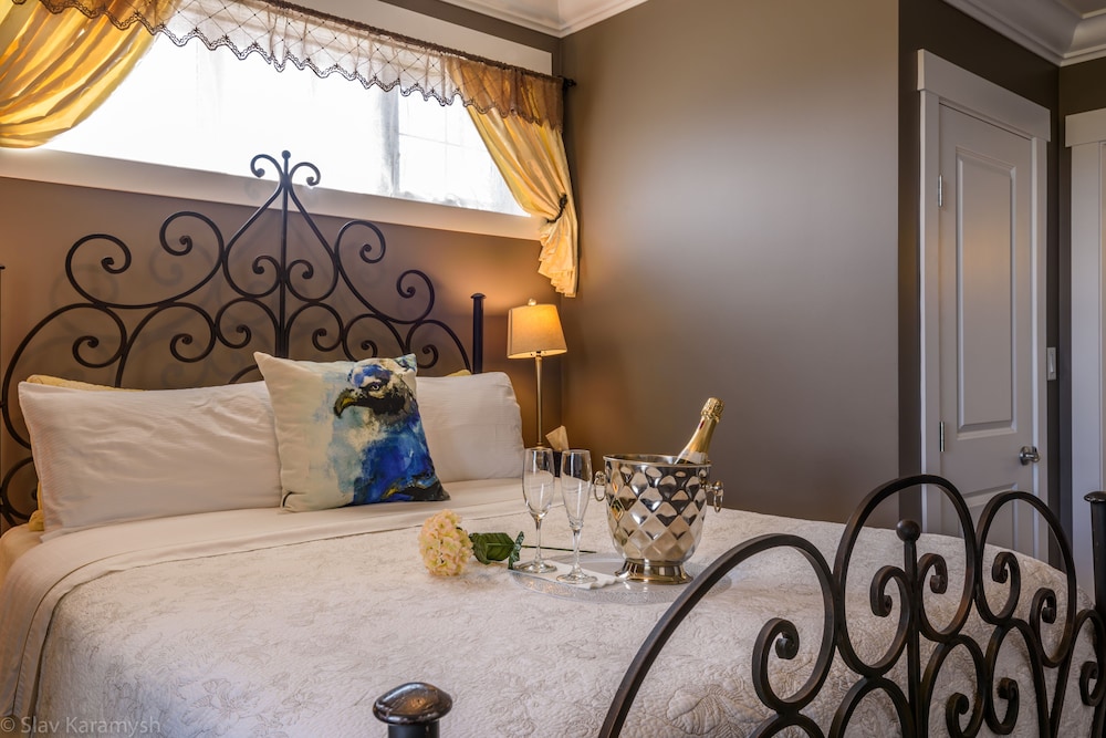 Brookside Inn Boutique Hotel