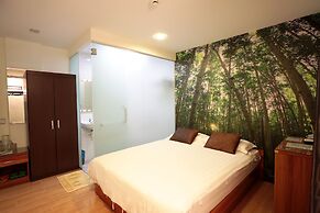 Rain Forest Hotel