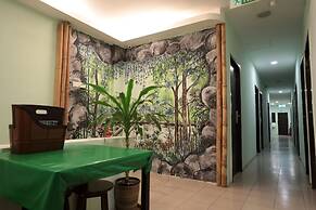 Rain Forest Hotel