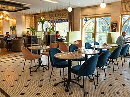 Ibis Pilar