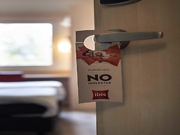 Ibis Pilar