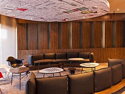 Ibis Pilar