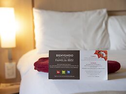 Ibis Pilar