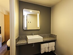 Ibis Pilar