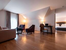 Mercure Maintenon