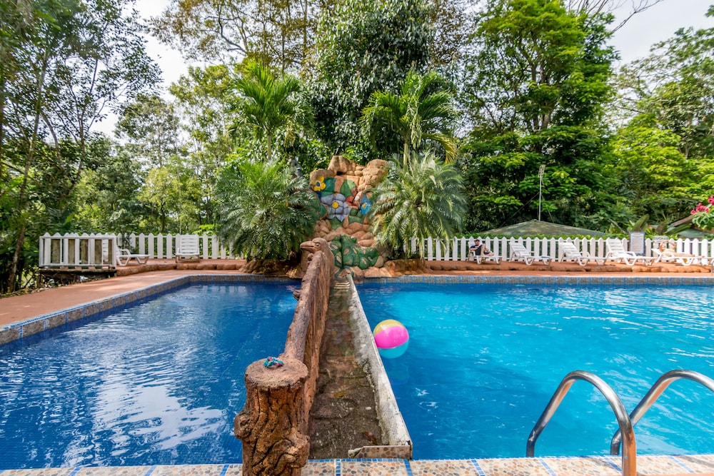 Ara Ambigua Lodge