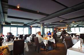 MainStay Suites Williamstown