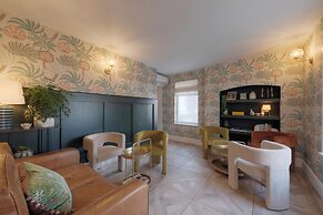 Somerset House Hotel & Restaurant