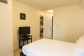 Maplewood Suites - Square One