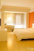 Days Inn by Wyndham Yueyang Train Station