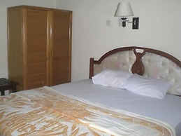 Adus Beach Inn