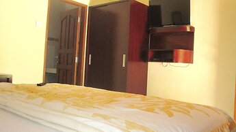 Adus Beach Inn