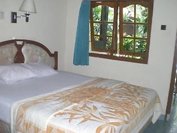 Adus Beach Inn