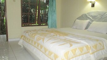 Adus Beach Inn