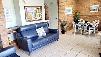 Joanne Apartments