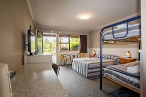 Te Anau Top 10 Holiday Park