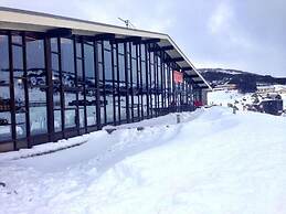 Man From Snowy River Hotel