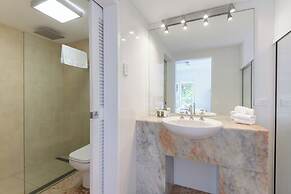 Balboa Holiday Apartments