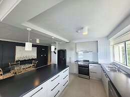 Surfers Chalet