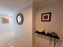 Surfers Chalet