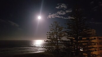 Surfers Chalet