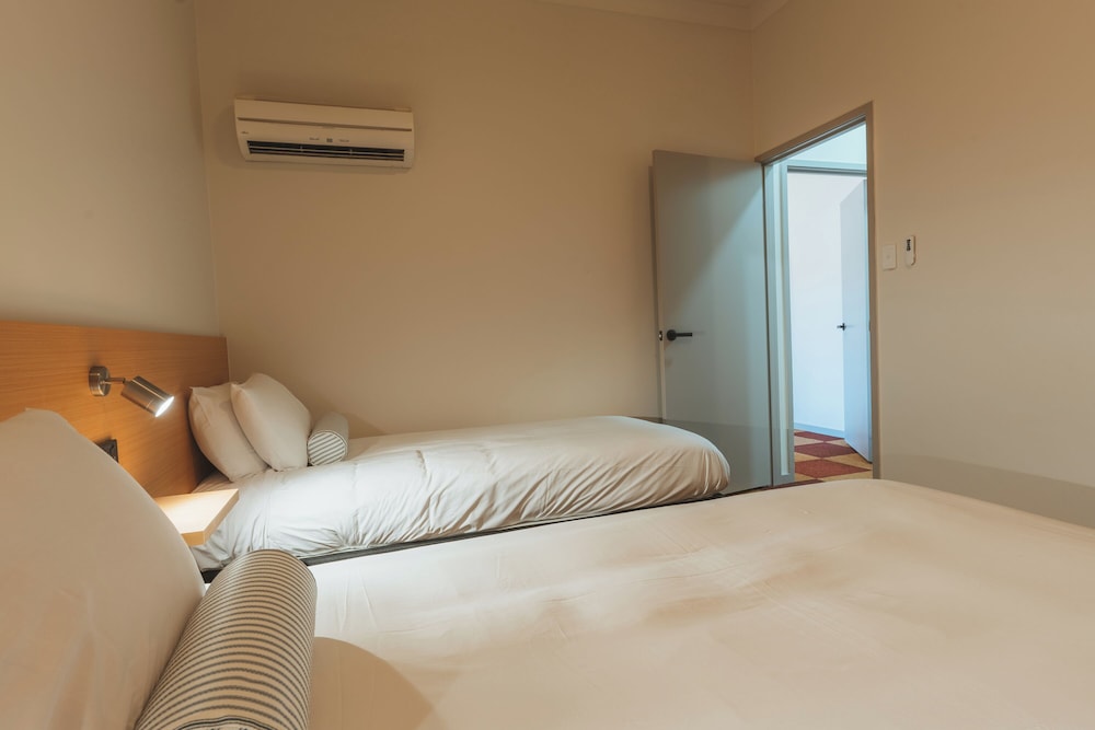 Hotel Allen