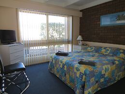 Chapman Court Holiday Units