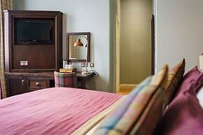 Parliament House Hotel