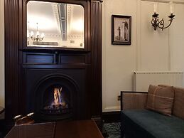 Parliament House Hotel
