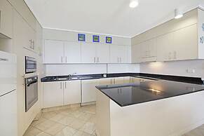 Clubb Coolum Beach Resort