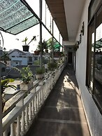 Sunny A Hotel