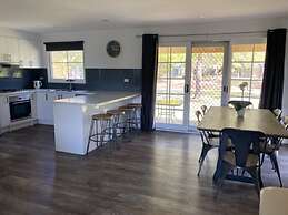 Winbi River Resort Holiday Rentals