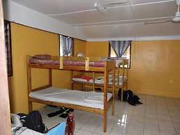 Ratu Kini Backpackers & Dive Resort