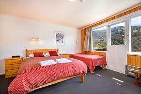 Kasees Apartments & Mountain Lodge