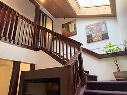 Sunshine Lodge