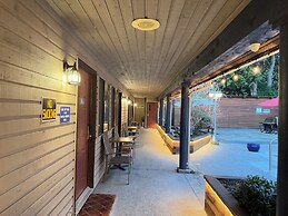 Sunshine Lodge