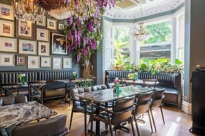 Black Ivy Hotel