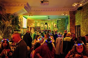 Black Ivy Hotel