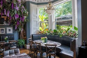 Black Ivy Hotel