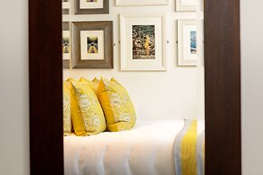 Black Ivy Hotel