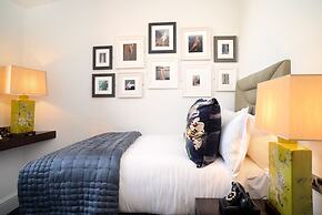 Black Ivy Hotel
