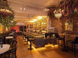 Black Ivy Hotel