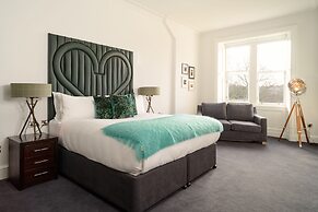 Black Ivy Hotel