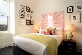 Black Ivy Hotel
