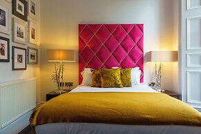 Black Ivy Hotel
