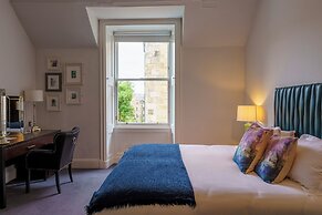 Black Ivy Hotel