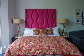 Black Ivy Hotel