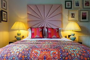 Black Ivy Hotel