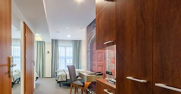 Celestin Residence