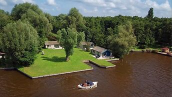 Loosdrecht Rien van den Broeke Village